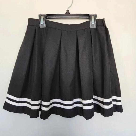 Hot Topic Pleated School Girl Mini Skirt Size S Black Striped Skater Goth Grunge - Picture 1 of 6
